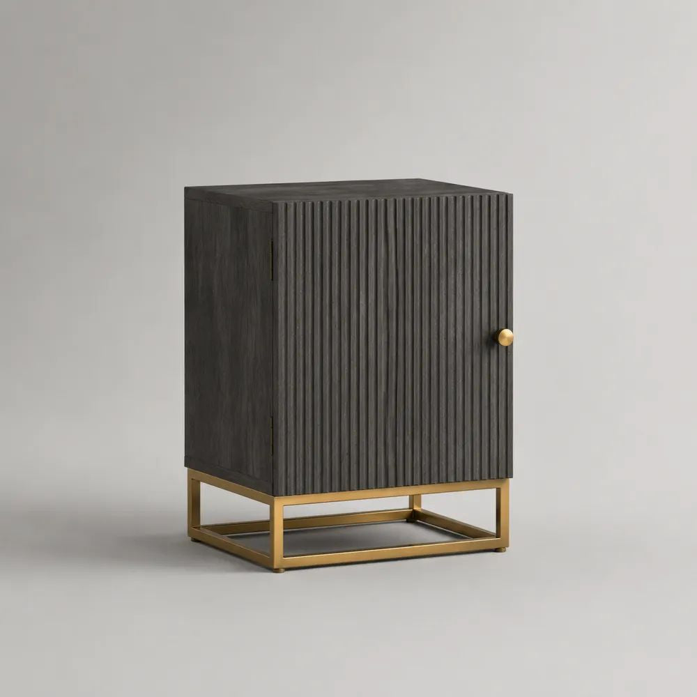 Rechteckiger Nachttisch aus MDF mit Eschenfurnier und Stahlgestell, Schwarz/Gold, 45 × 40 × 60 cm